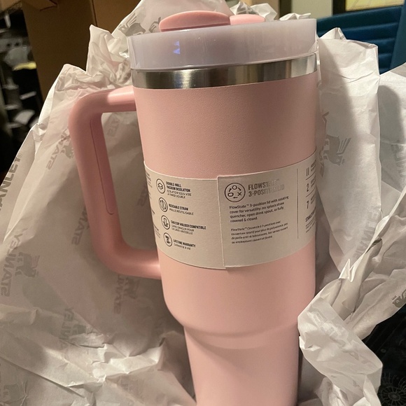 Stanley Cup Pink Quencher H2.0 flowstate 40oz Tumbler New in Box - Picture 5 of 7